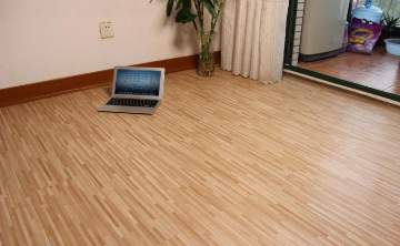 地板革有哪些优缺点 什么是地板革什么是地板革  有哪些优缺点