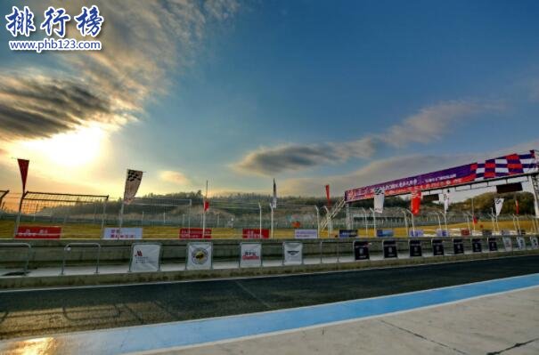 亨加林赛道上榜(位于匈牙利) 世界十大赛车场排名